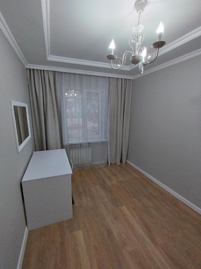 Apartment 3 Rooms, *