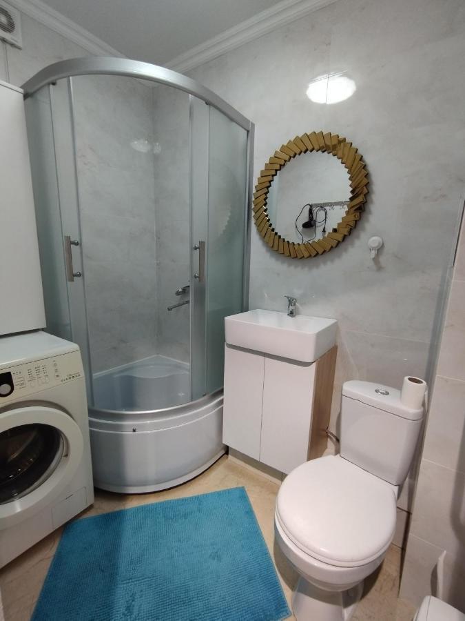3 Rooms,
