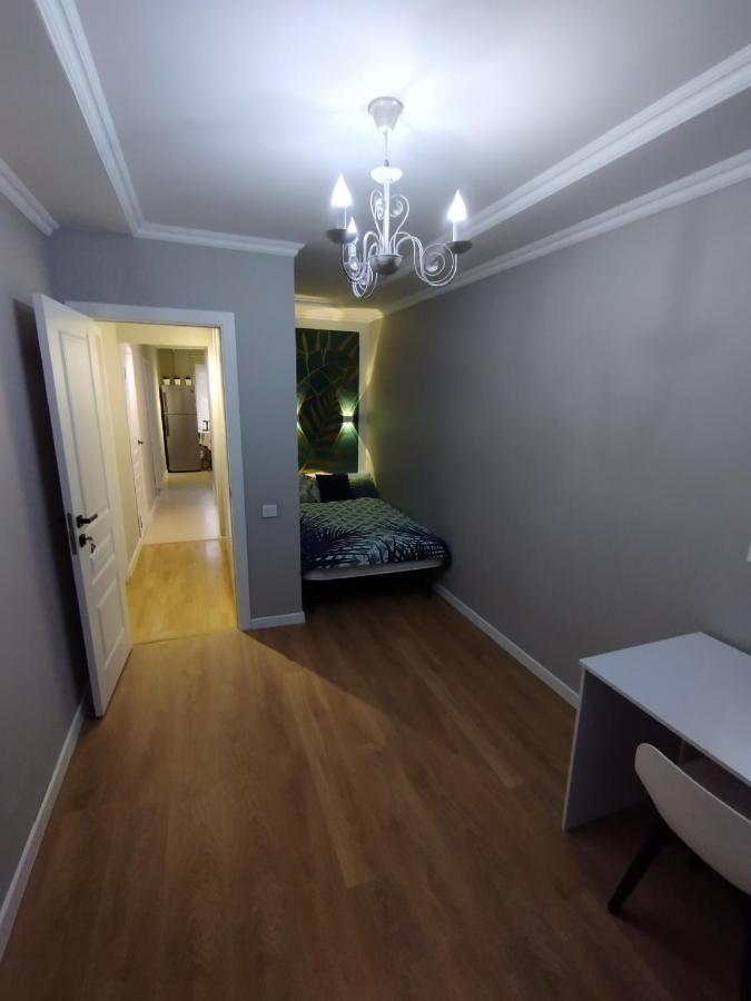 Apartment 3 Rooms, *